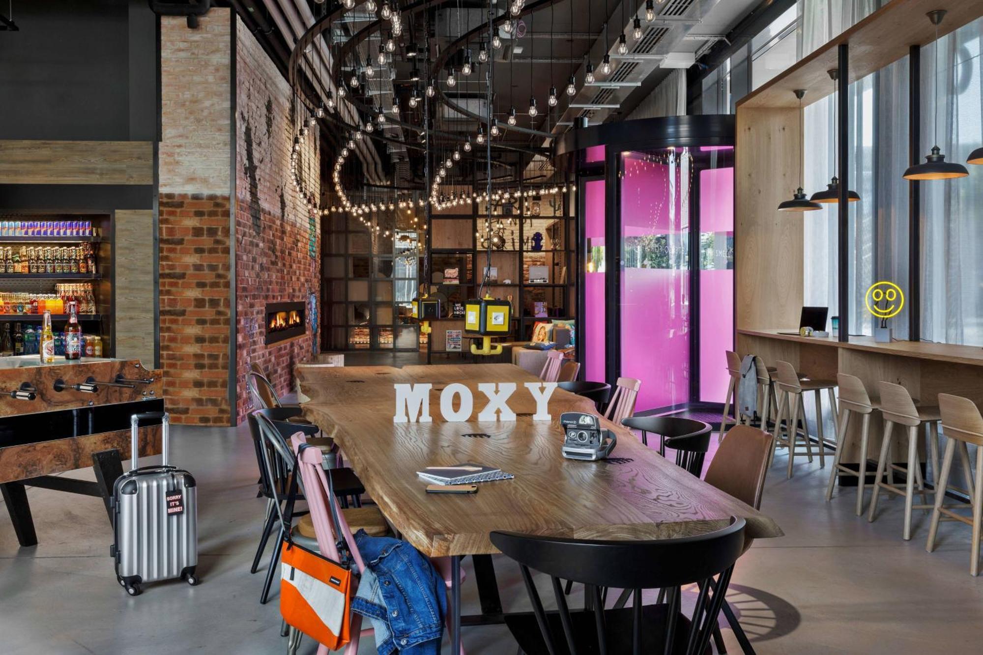 Moxy Bern Expo Hotel Exterior photo